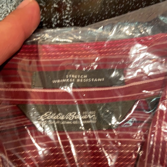 New in bag Eddie Bauer wrinkle resistant blouse Large - Picture 2 of 4